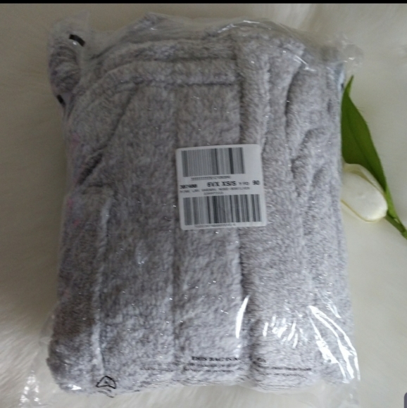 🌺PINK VICTORIA'S SECRET SHERPA ROBE IS XS/S - Picture 4 of 5